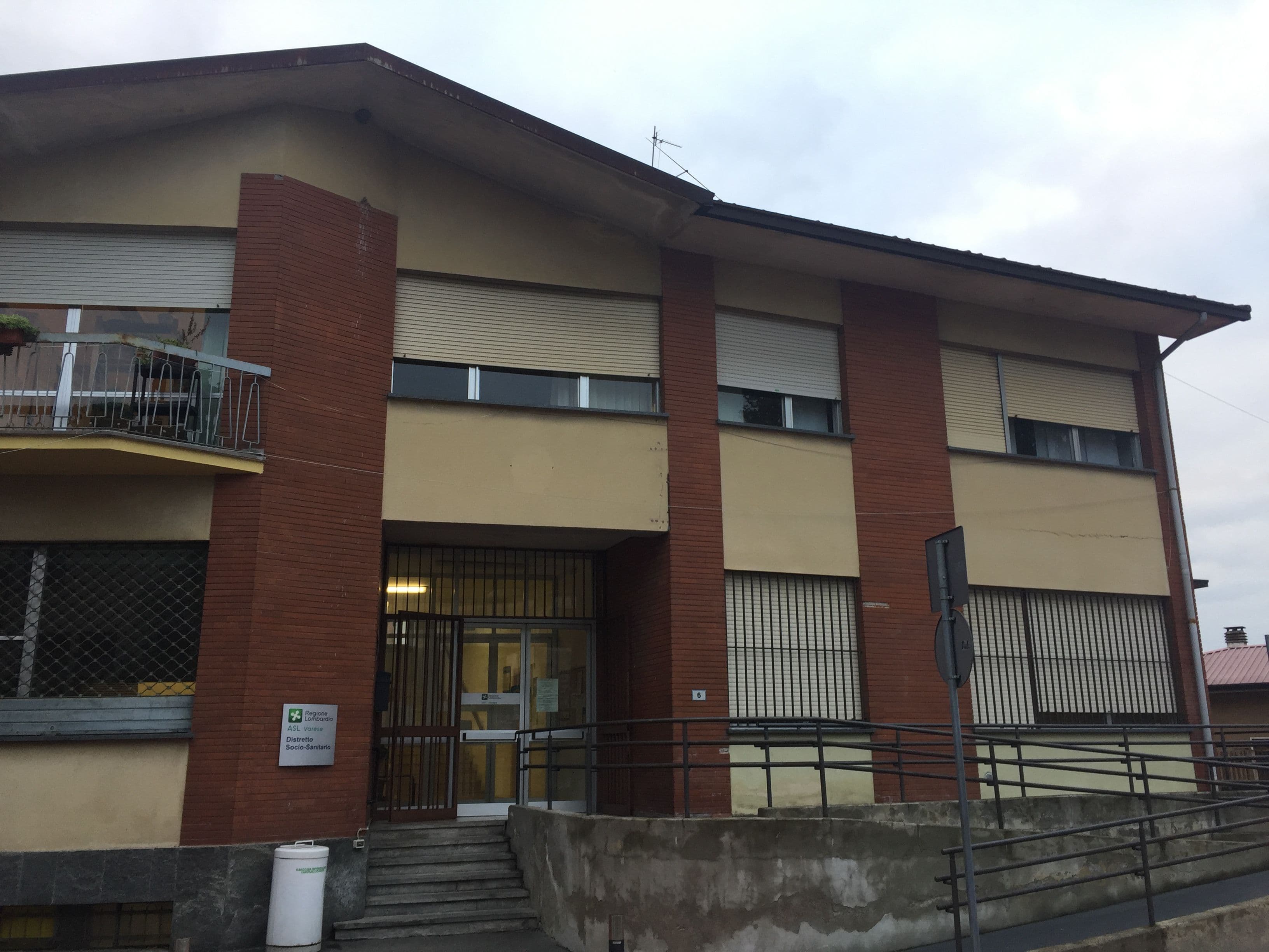 È Gian Mario Bernasconi, sindaco di Azzate, il Presidente dell'Assemblea dei Sindaci del Distretto di Azzate. Giuseppe Gabri, sindaco di Castronno, è Vicepresidente