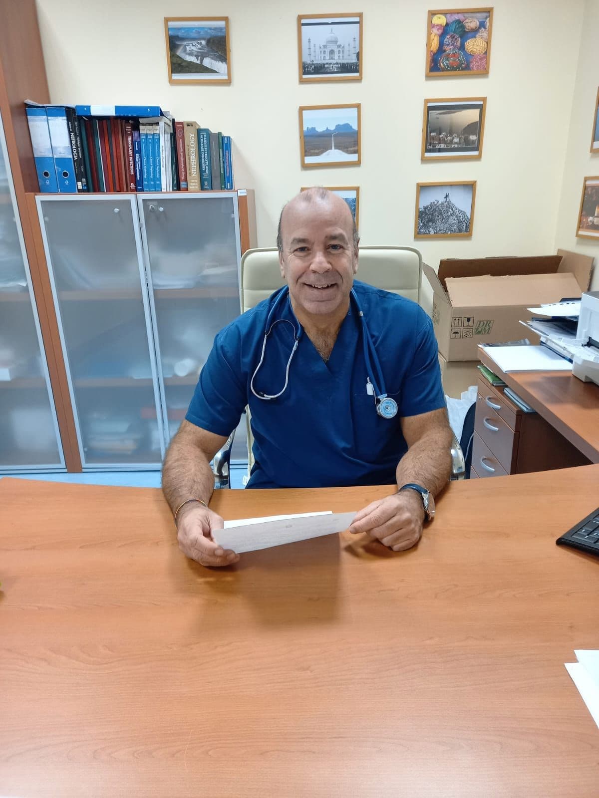 Donazione di rene crociata a catena da programma DEC-K. Primo caso a coinvolgere Varese. Il direttore della Nefrologia e Dialisi, Andrea Ambrosini: "Storie che raccontano di un'opportunità a disposizione di molti pazienti dializzati".