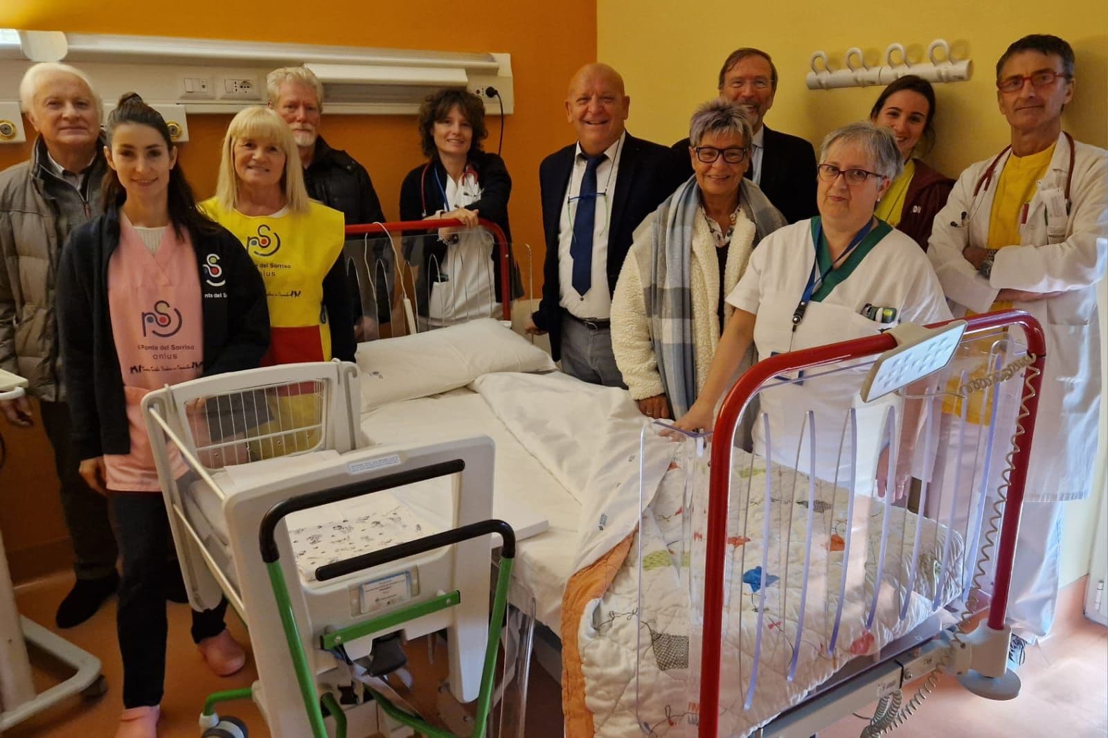 15 culle per il punto nascita di Cittiglio. Dono della Fondazione Il Ponte del Sorriso.